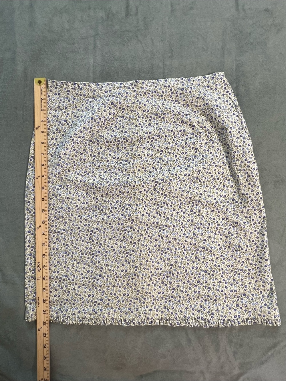 Faded Glory Vintage Floral Print Mini Skirt in Cream and Blue
